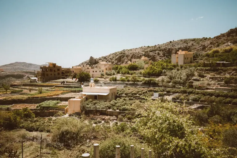 Terrassengärten und Bergdorf am Jabal Akhdar im Oman